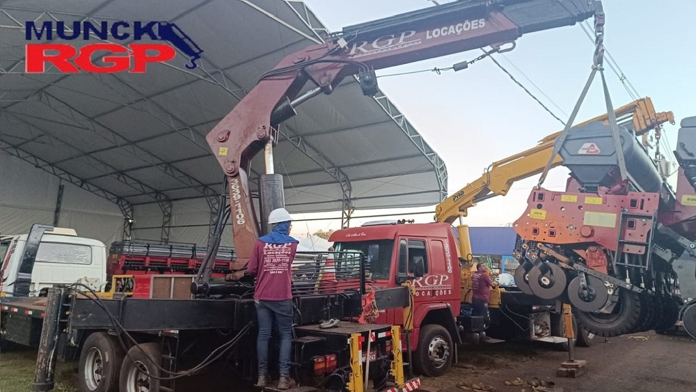 Munck Ribeirão Preto SP 6 Carga e descarga de container em Ribeirão Preto